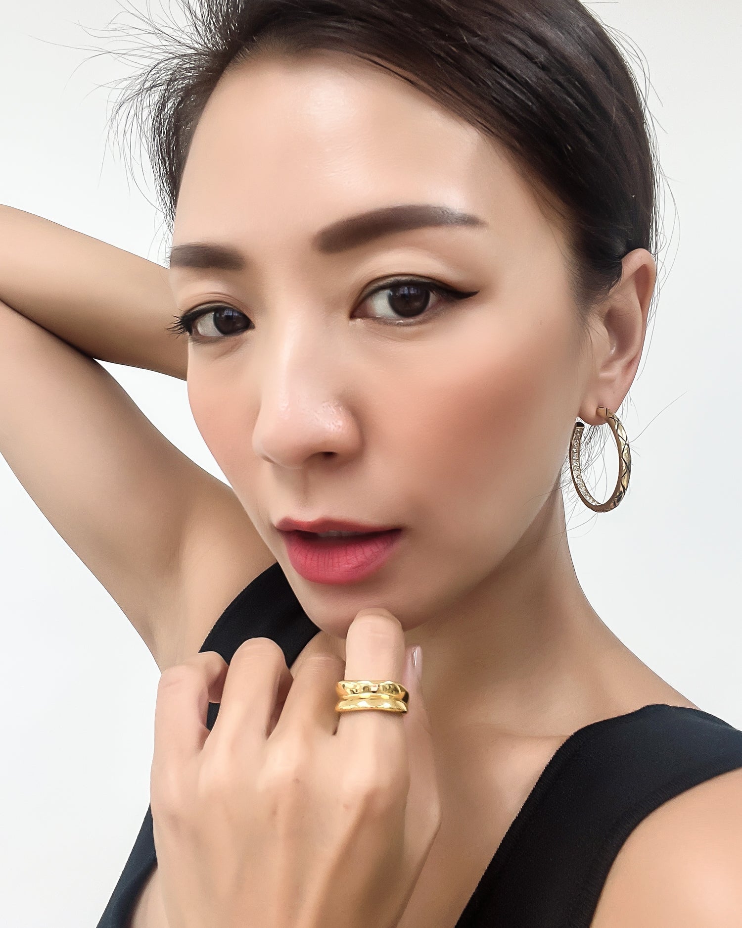 gold quilted diamonds inner hoop earrings *pre-order*