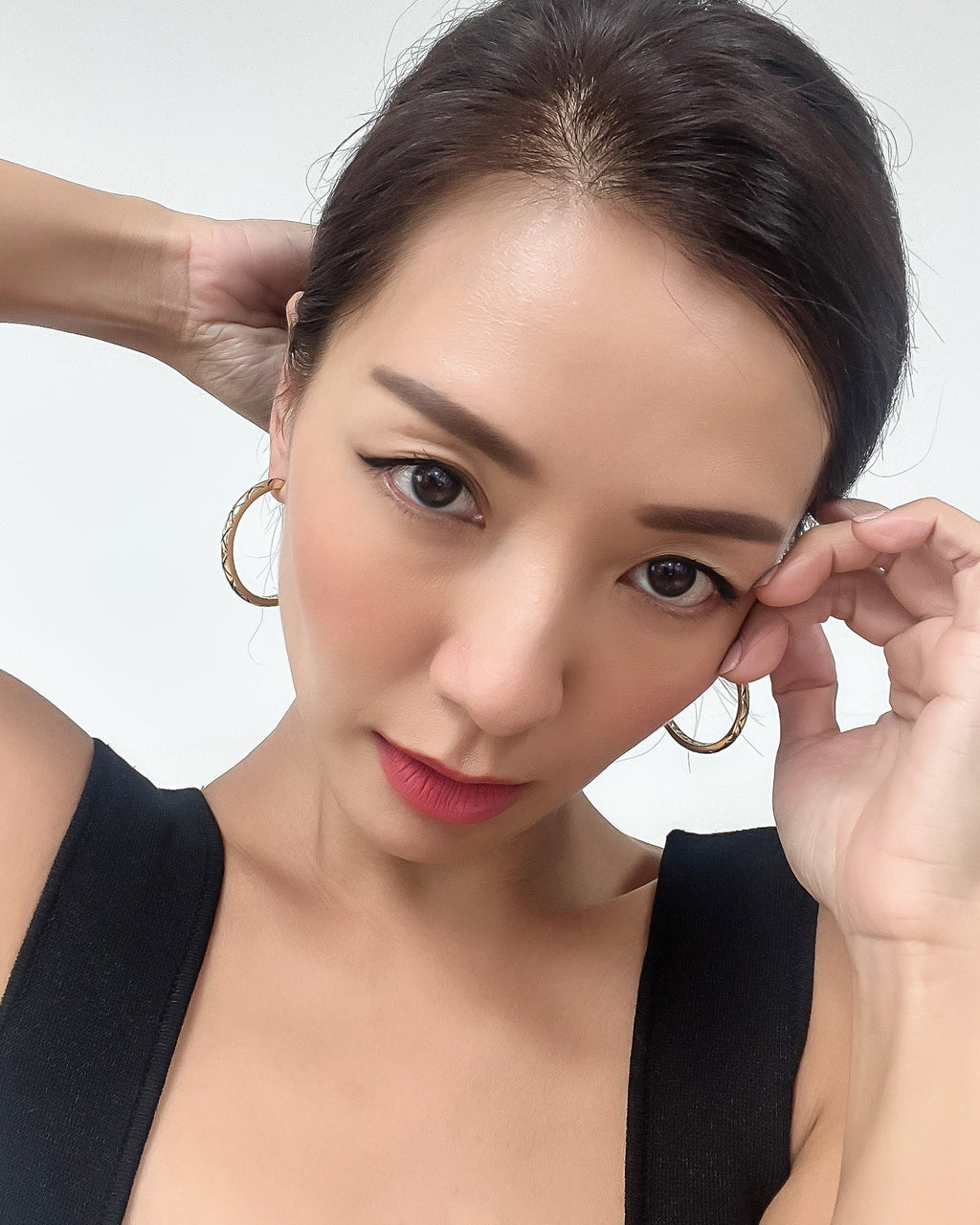 gold quilted diamonds inner hoop earrings *pre-order*