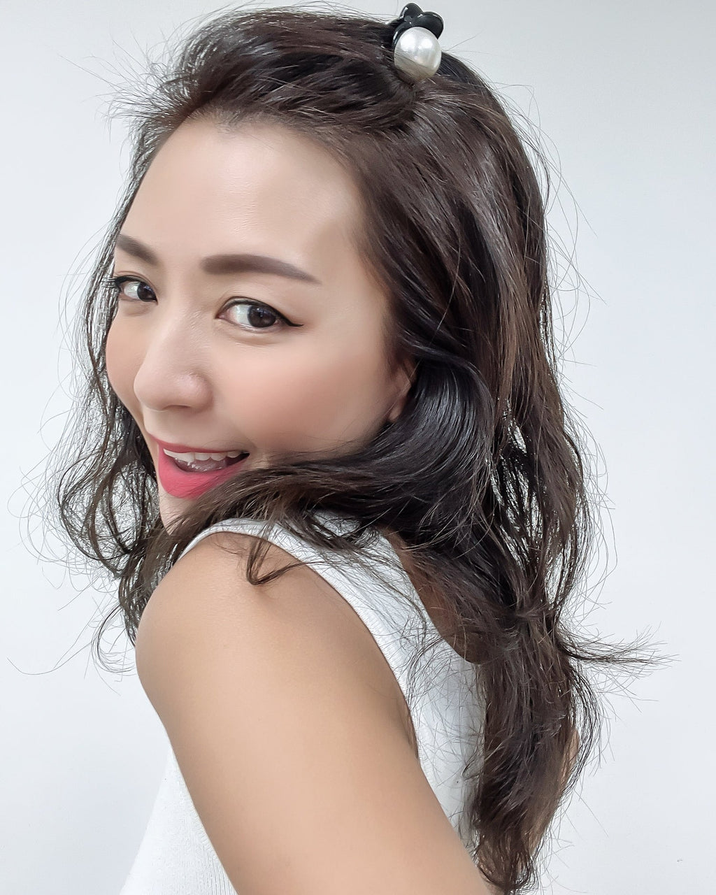 black big pearls hair clip claw *pre-order*