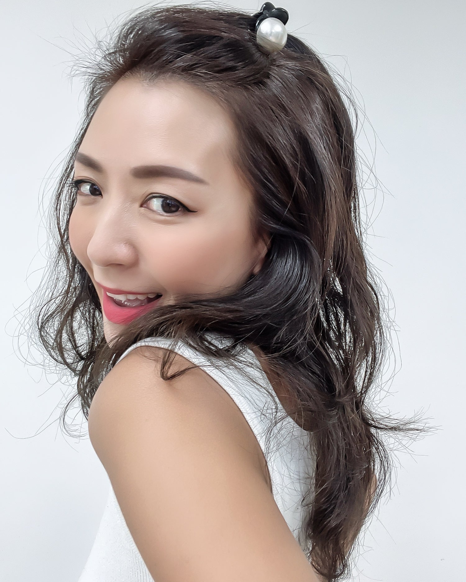 black big pearls hair clip claw *pre-order*