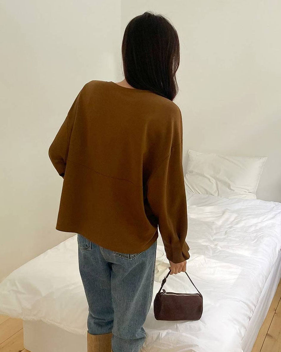 brown pleats hem sweat top *pre-prder*